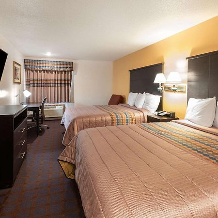 Rodeway Inn Red Oak Екстер'єр фото