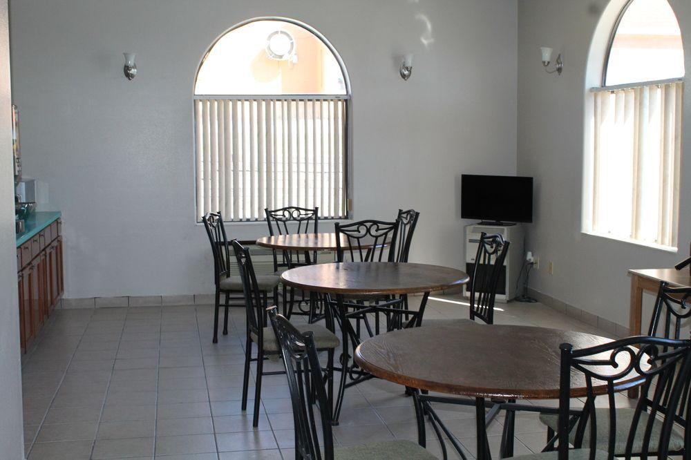 Rodeway Inn Red Oak Екстер'єр фото