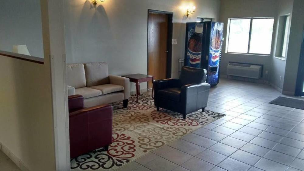 Rodeway Inn Red Oak Екстер'єр фото