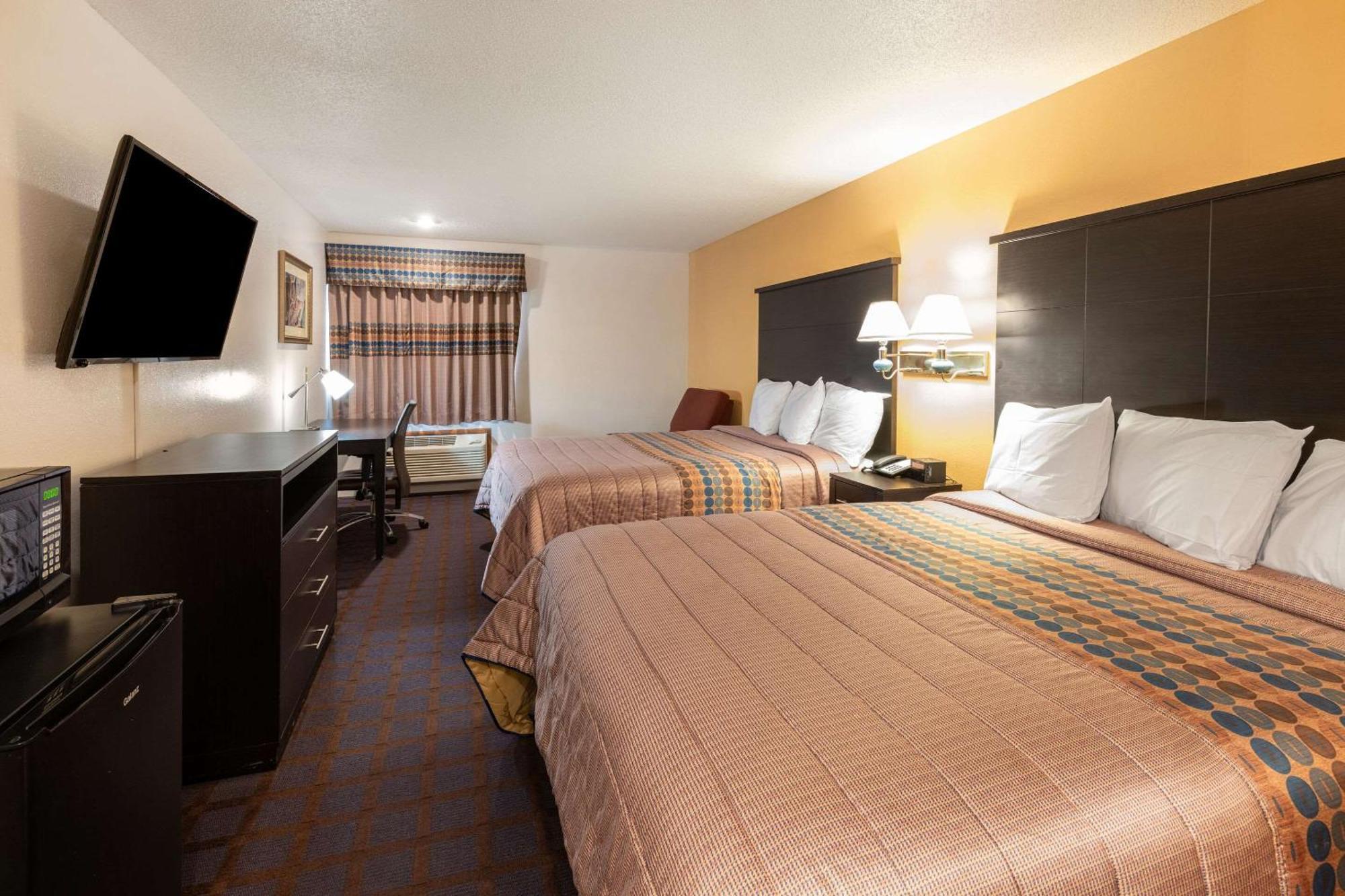 Rodeway Inn Red Oak Екстер'єр фото