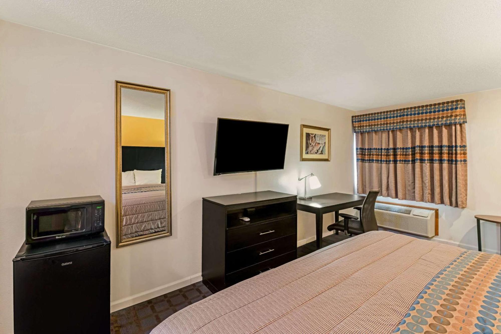 Rodeway Inn Red Oak Екстер'єр фото