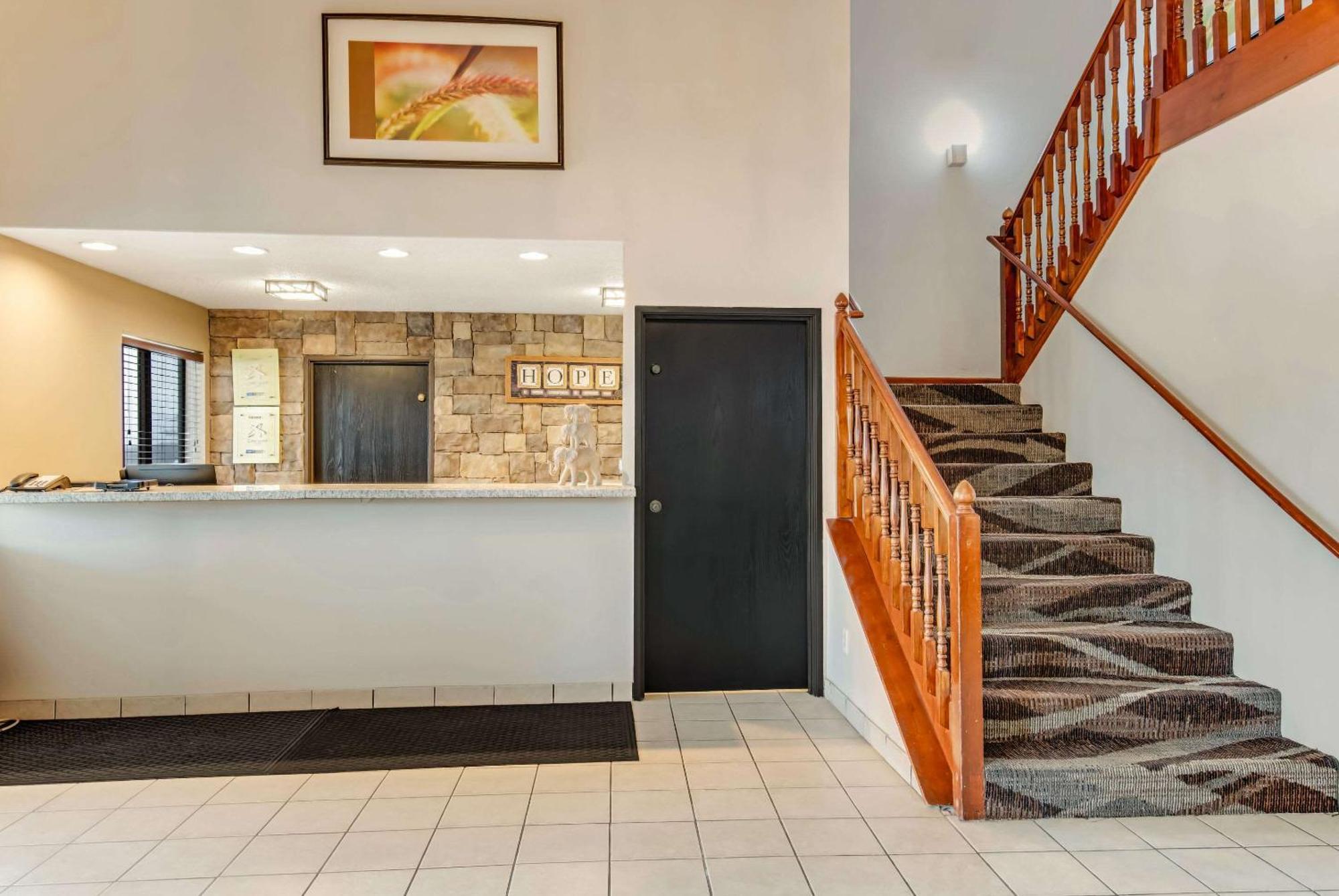 Rodeway Inn Red Oak Екстер'єр фото