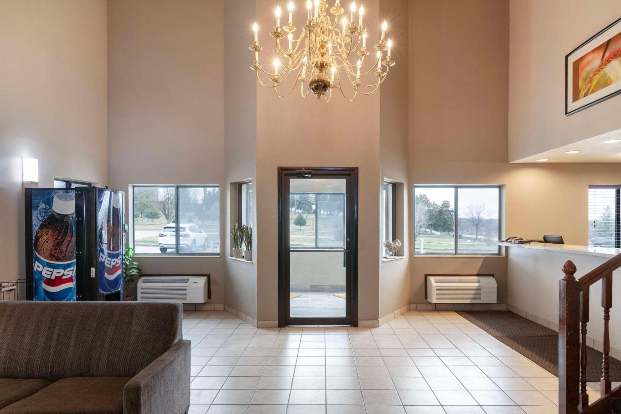 Rodeway Inn Red Oak Екстер'єр фото