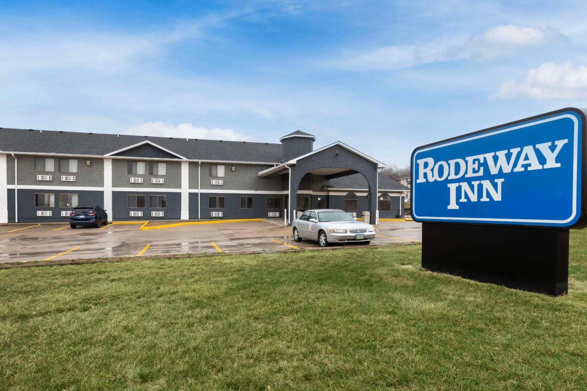 Rodeway Inn Red Oak Екстер'єр фото