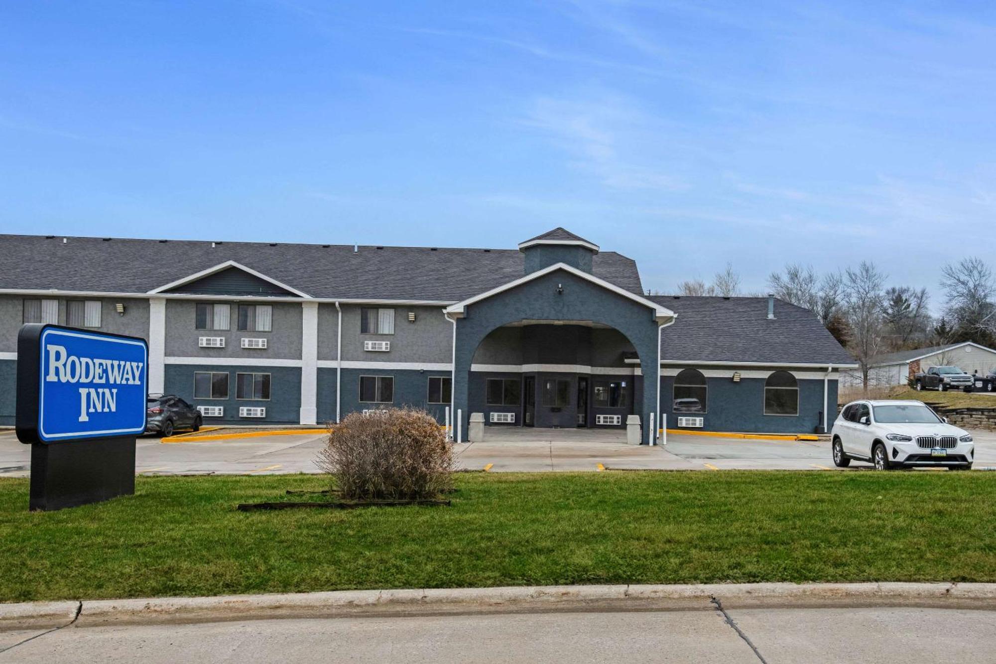 Rodeway Inn Red Oak Екстер'єр фото