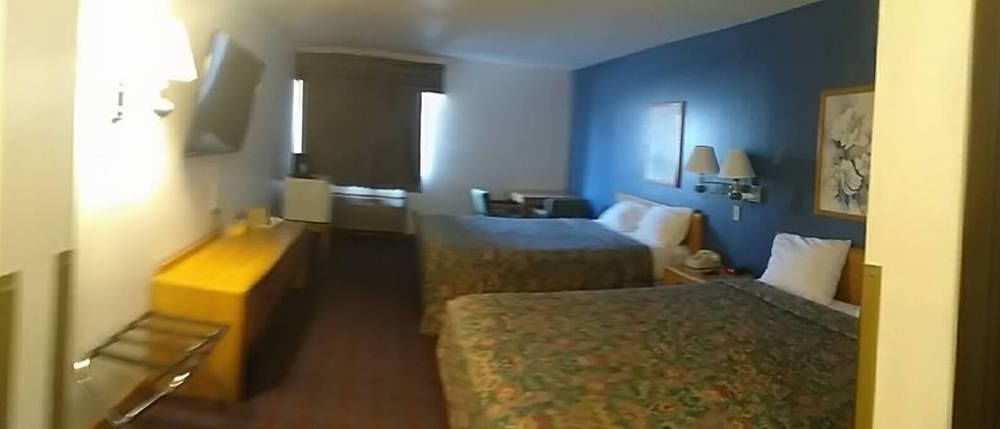 Rodeway Inn Red Oak Екстер'єр фото